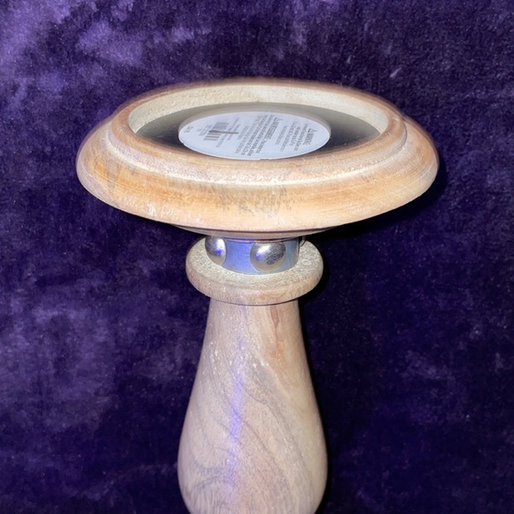 NWT PIER 1.  2 Elegant Wooden Candle Holders with 2 Green Candles - Picture 7 of 8